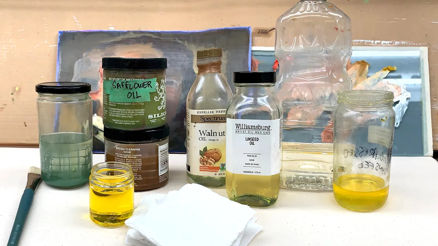 Cleaning Oil Brushes: The Healthy Way